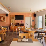 Rustic Charm In דירה *