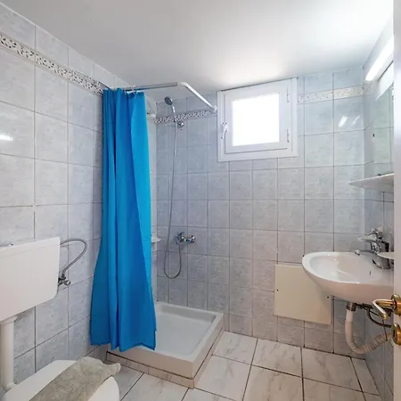 Rustic Charm In Daire Ipsos