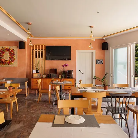 Rustic Charm In Daire *